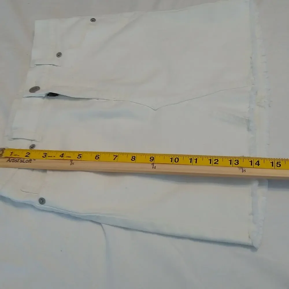Cat and jack girls large white skirt.